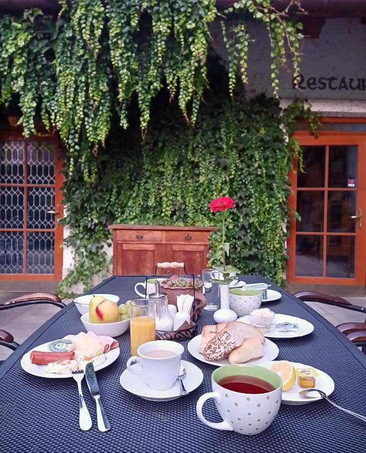 Hotel U Hrabenky Telc Exterior photo